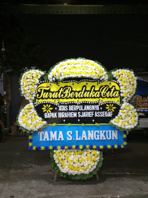 Papan Bunga Duka di Tidar Selatan